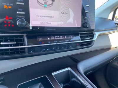2021 Toyota Sienna XLE 8 Passenger