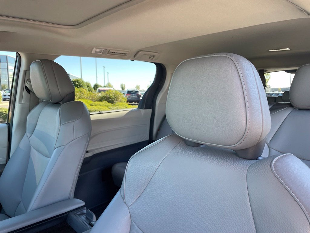 2021 Toyota Sienna XLE 8 Passenger