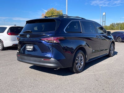 2021 Toyota Sienna XLE 8 Passenger