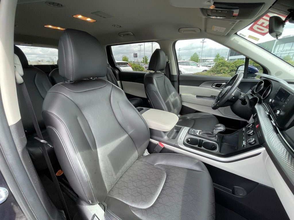 2024 Kia Carnival LX