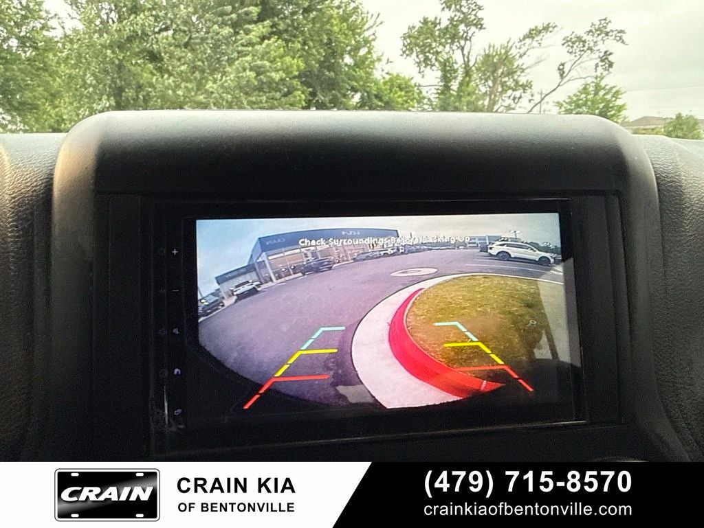 2015 Jeep Wrangler Unlimited Rubicon - 4WD / CLEAN CARFAX HISTORY