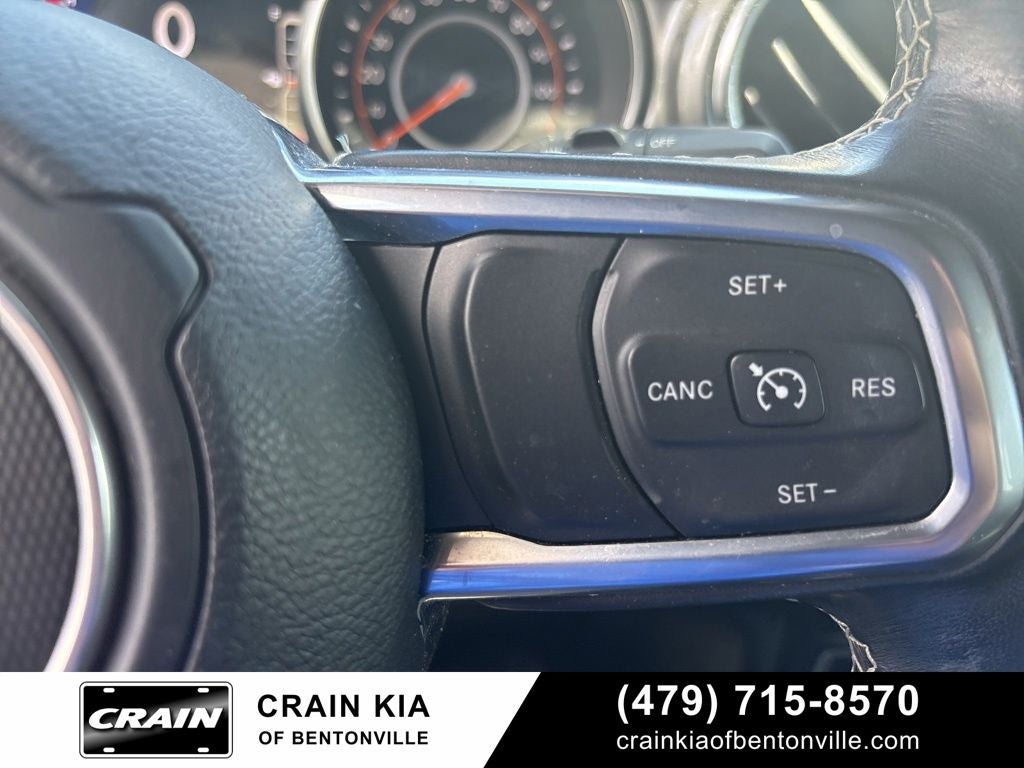 2020 Jeep Wrangler Unlimited Sahara - 4WD / SKY ONE TOUCH / ONE OWNER