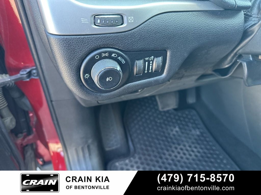 2016 Jeep Cherokee Latitude - CLEAN CARFAX