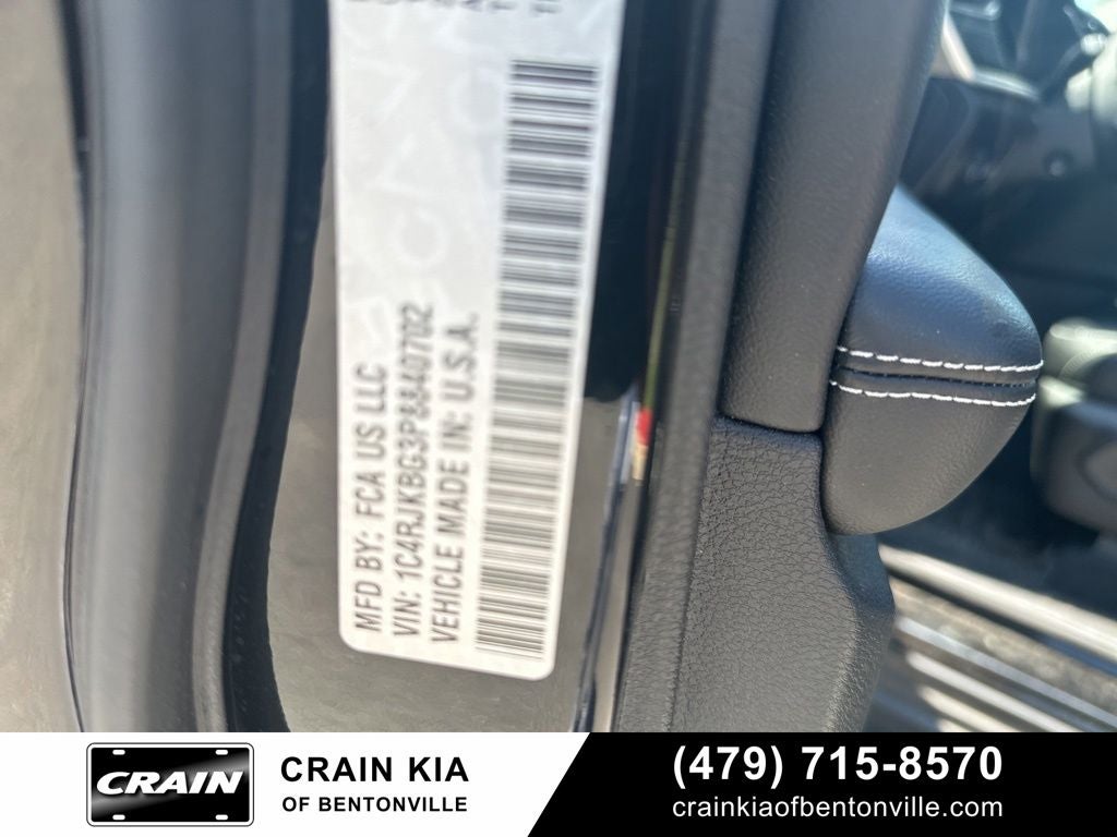 2023 Jeep Grand Cherokee L Limited - 4WD / PANO ROOF / ONE OWNER