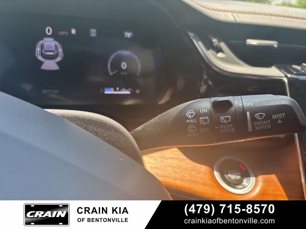2025 Jeep Grand Cherokee L Summit - 4WD / PANORAMIC SUNROOF