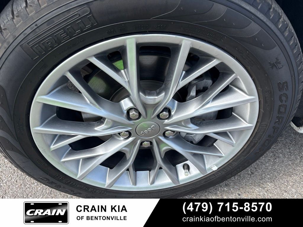 2025 Jeep Grand Cherokee L Summit - 4WD / PANORAMIC SUNROOF / CLEAN CARFAX