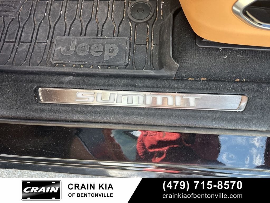 2023 Jeep Grand Cherokee L Summit - 4WD / PANORAMIC SUNROOF / ONE OWNER