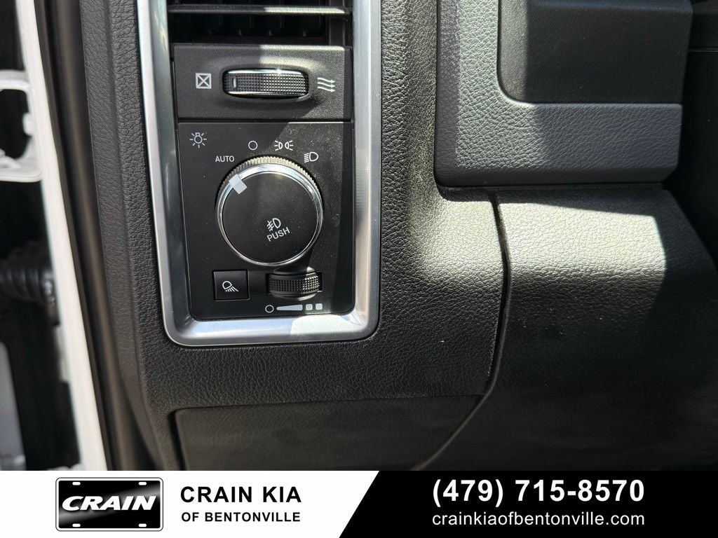 2019 RAM 1500 Classic Big Horn - 4WD / CLEAN CARFAX / LIFTED!