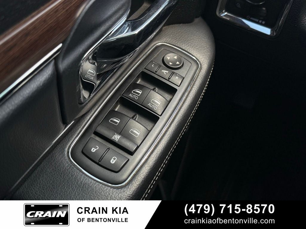 2015 RAM 1500 Laramie - 4WD / SUNROOF