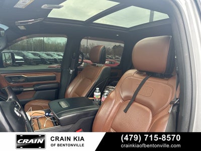 2020 RAM 1500 Laramie Longhorn - 4WD / PANORAMIC SUNROOF / LIFTED!