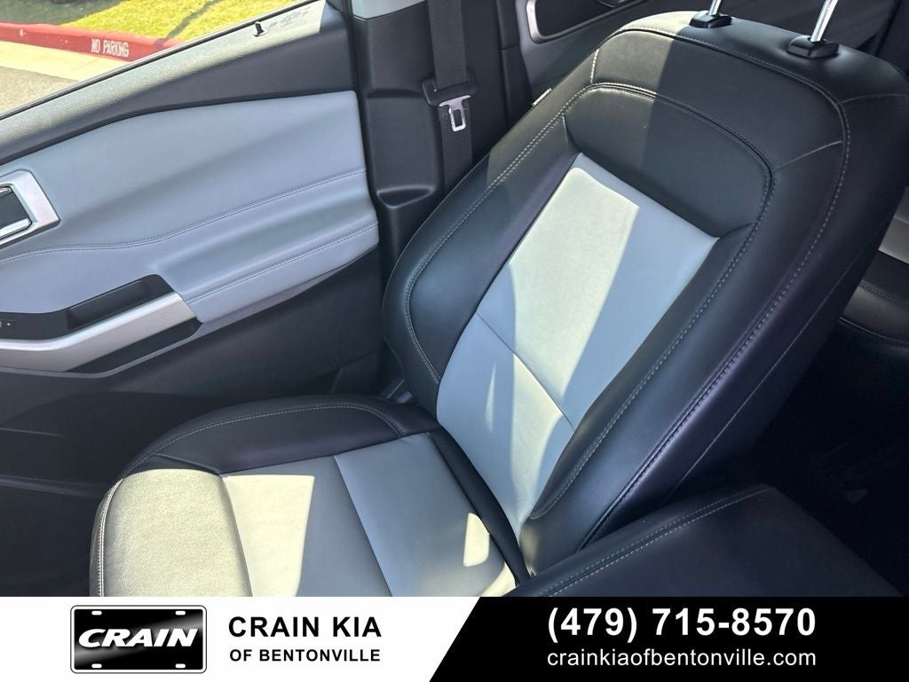 2024 Ford Explorer XLT - 4WD / CLEAN CARFAX / ONE OWNER