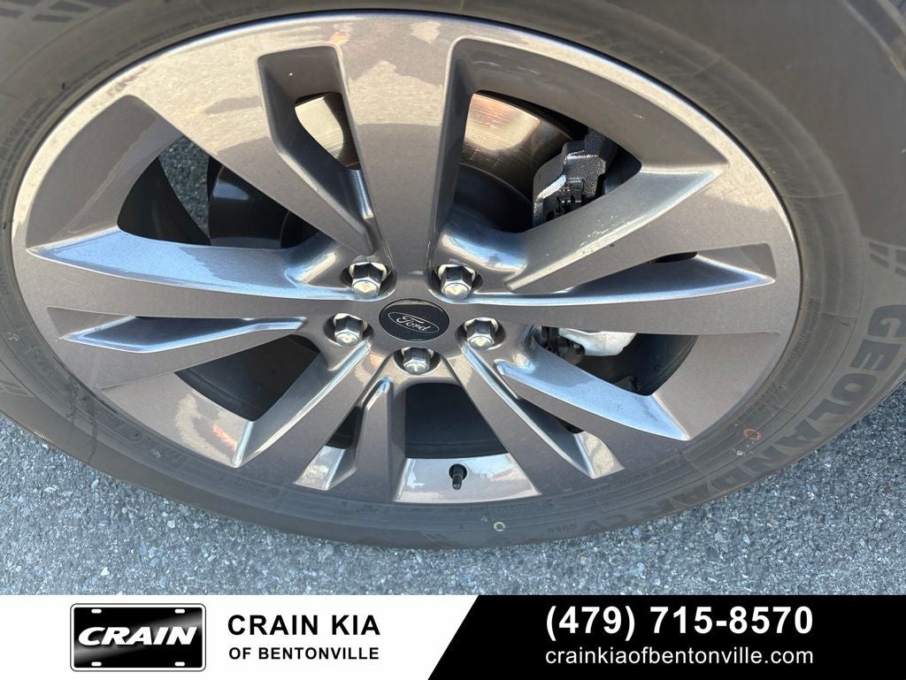 2024 Ford Explorer XLT - 4WD / CLEAN CARFAX / ONE OWNER