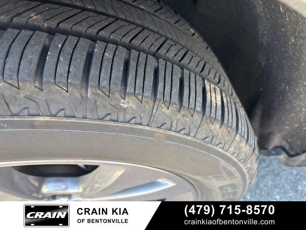 2024 Ford Explorer XLT - 4WD / CLEAN CARFAX / ONE OWNER