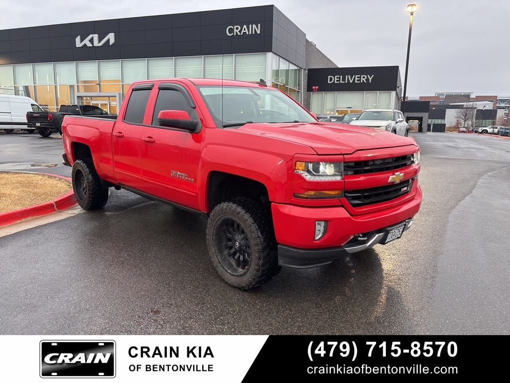2016 Chevrolet Silverado 1500 LT - 4WD / LIFTED / WHEELS / TIRES