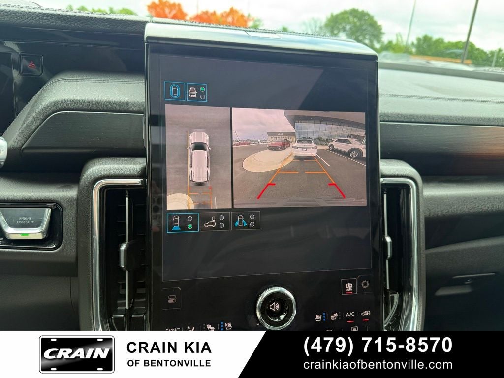 2026 GMC Yukon Denali - 4WD / PANORAMIC SUNROOF / CLEAN CARFAX