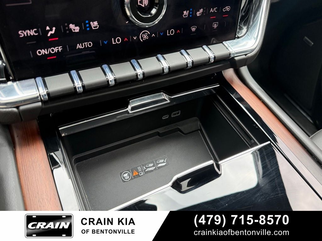 2026 GMC Yukon Denali - 4WD / PANORAMIC SUNROOF / CLEAN CARFAX
