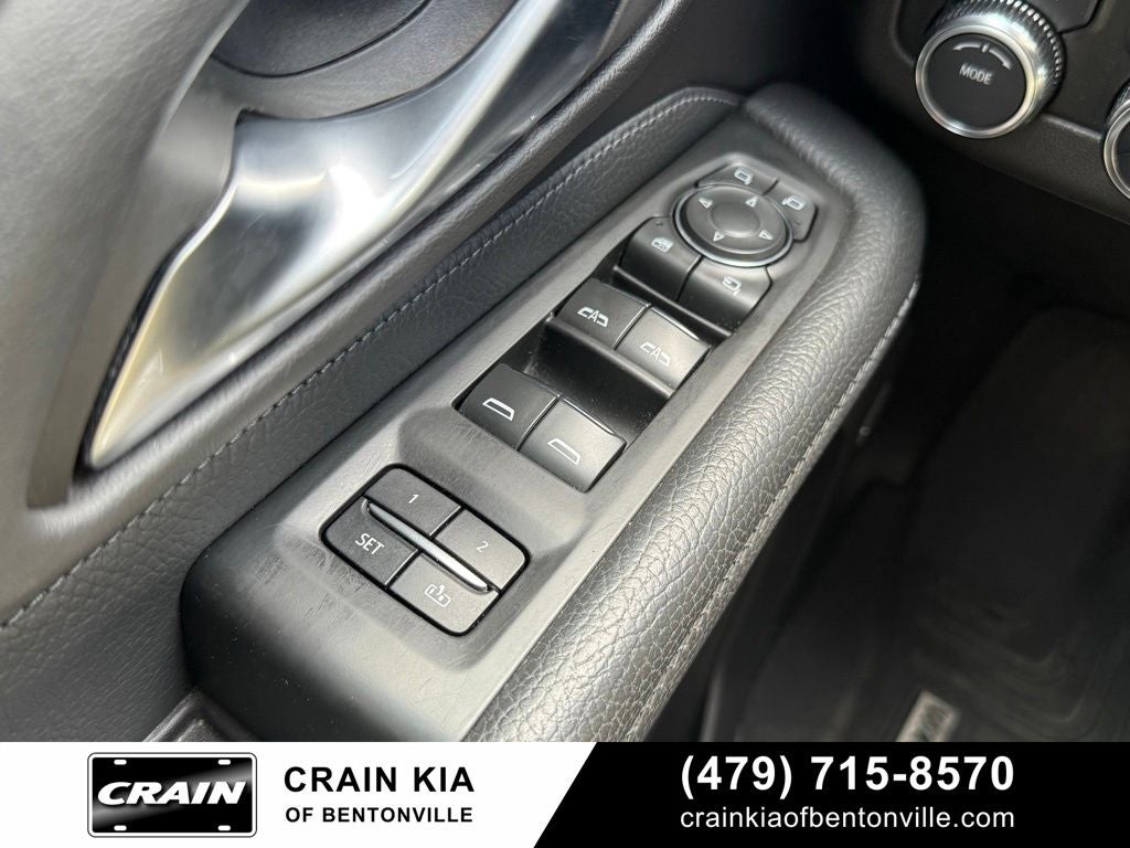 2022 GMC Yukon XL Denali - 4WD / CLEAN CARFAX
