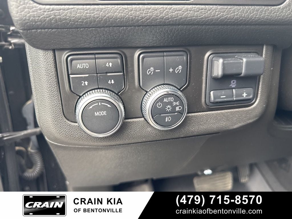 2022 GMC Yukon XL Denali - 4WD / CLEAN CARFAX