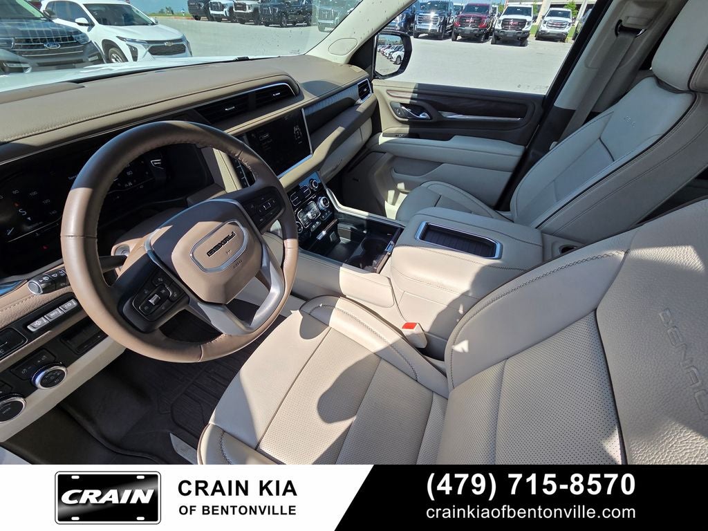 2024 GMC Yukon XL Denali - 4WD / PANORAMIC SUNROOF / ONE OWNER