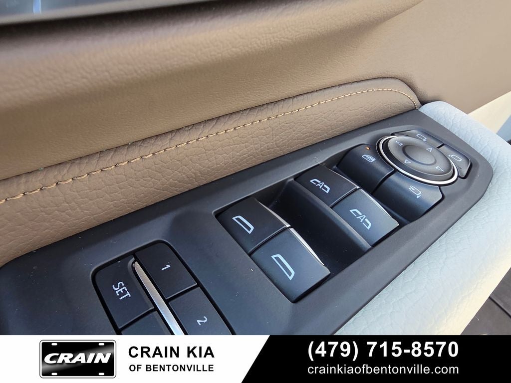 2024 GMC Yukon XL Denali - 4WD / PANORAMIC SUNROOF / ONE OWNER