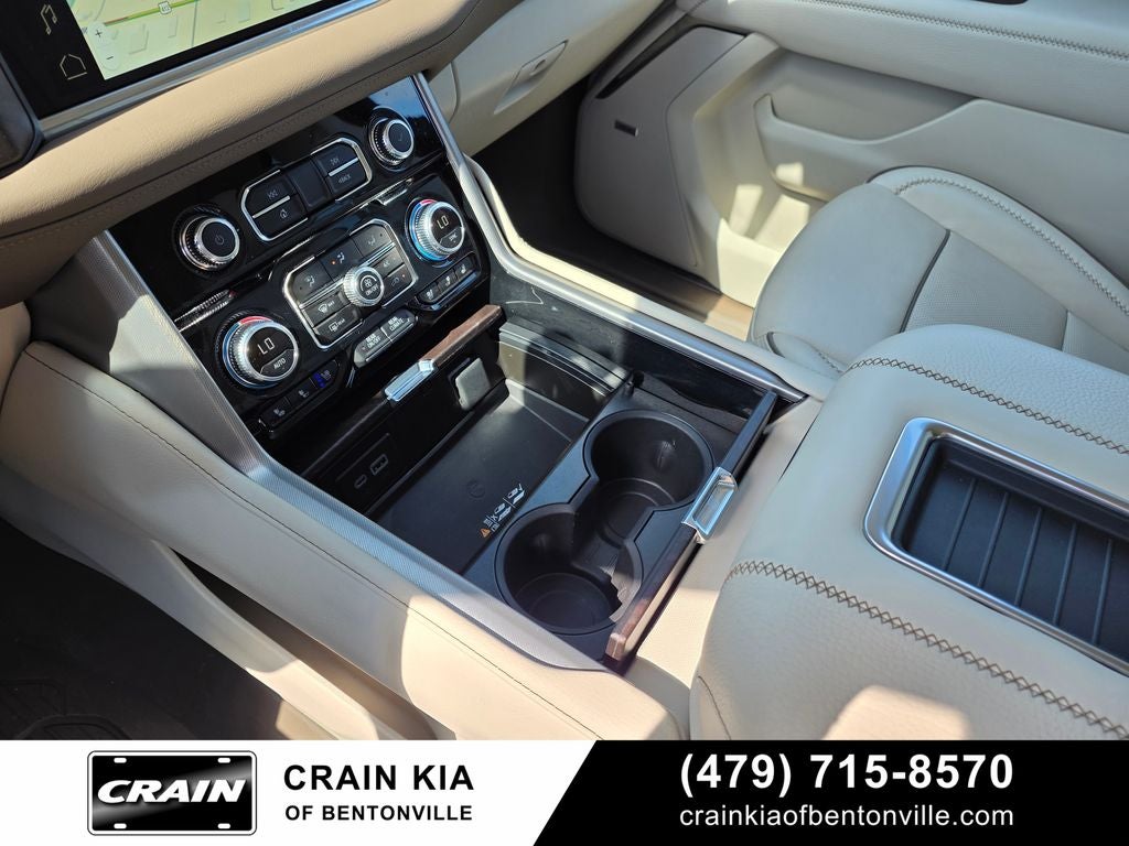 2024 GMC Yukon XL Denali - 4WD / PANORAMIC SUNROOF / ONE OWNER