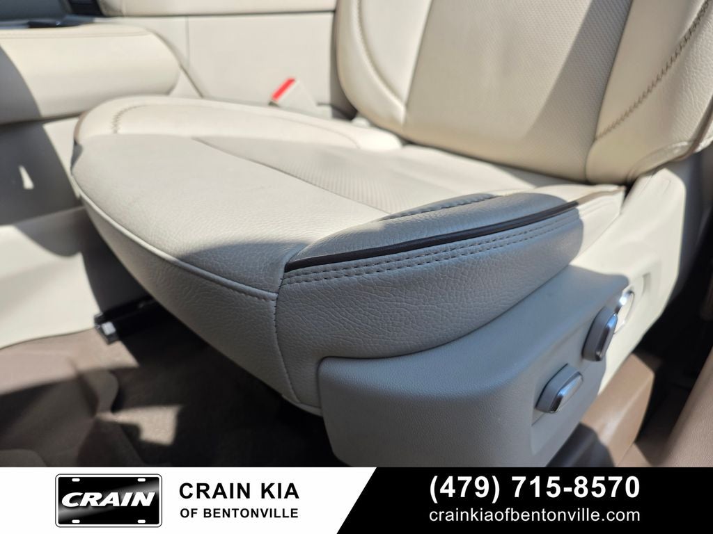 2024 GMC Yukon XL Denali - 4WD / PANORAMIC SUNROOF / ONE OWNER