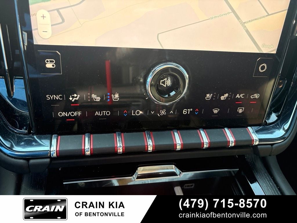 2025 GMC Yukon AT4 Ultimate - 4WD / PANORAMIC SUNROOF / ONE OWNER