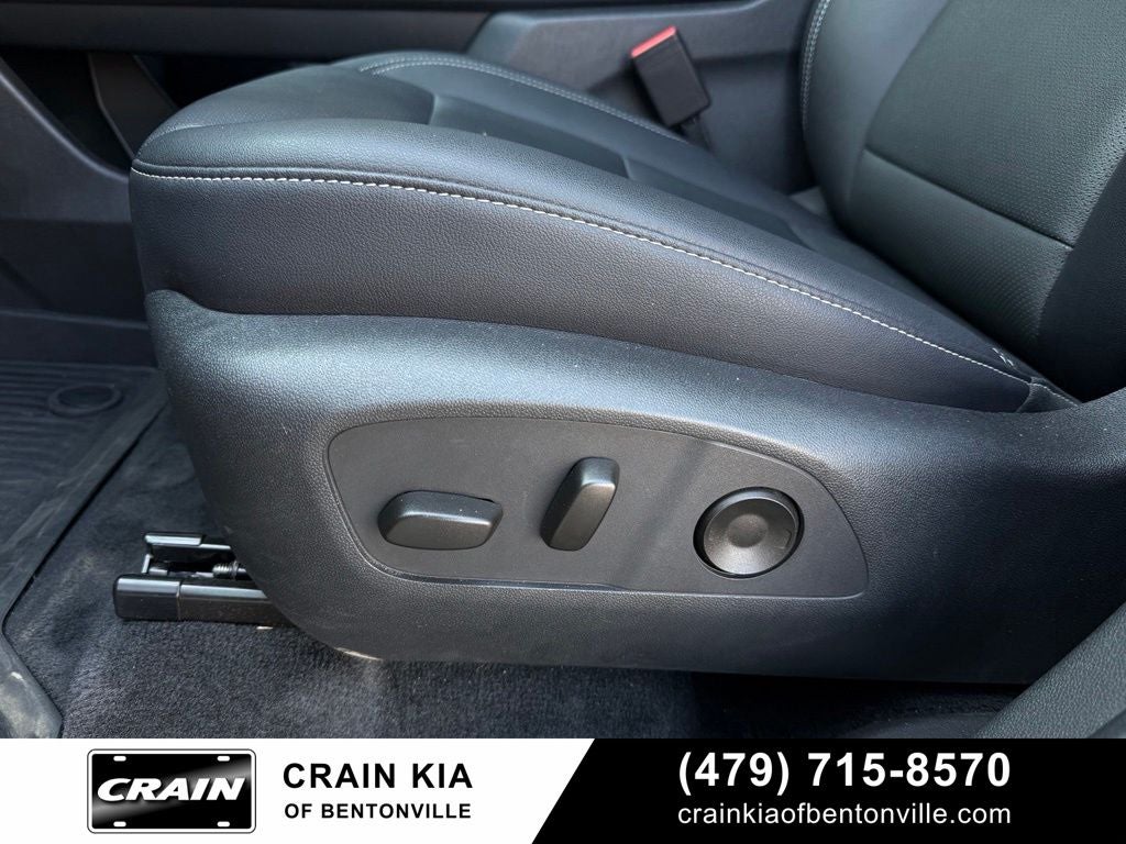2025 Chevrolet Traverse LT - AWD / CLEAN CARFAX / ONE OWNER