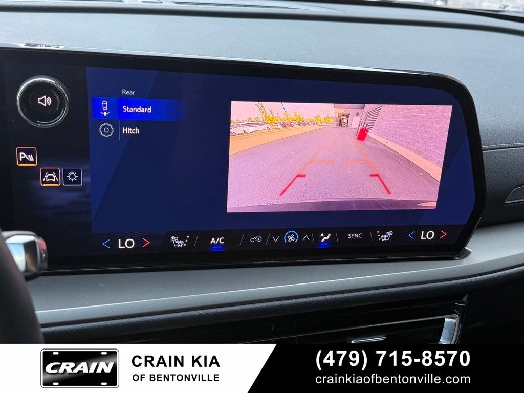 2025 Chevrolet Traverse LT - AWD / CLEAN CARFAX / ONE OWNER