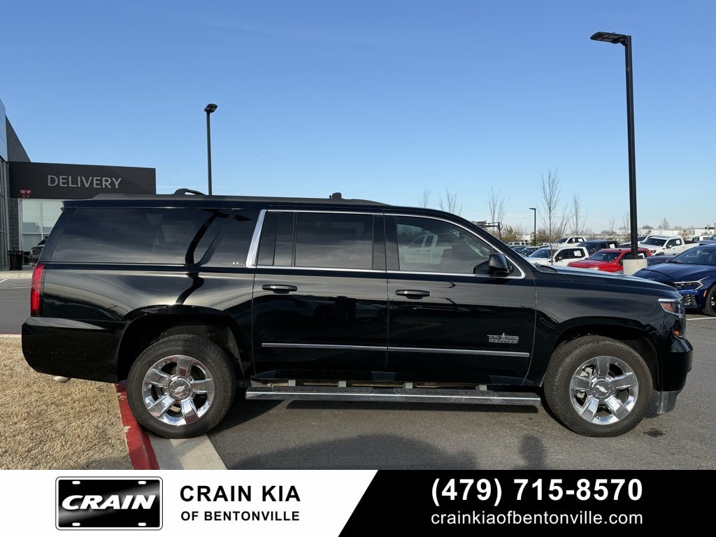 2019 Chevrolet Suburban LT - 4WD / SUNROOF / CLEAN CARFAX