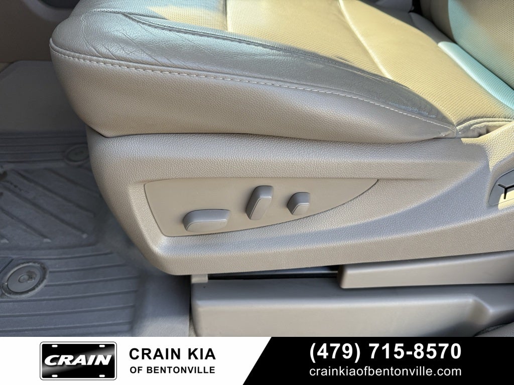 2015 Chevrolet Suburban LTZ - 4WD / SUNROOF / DVD / CLEAN CARFAX