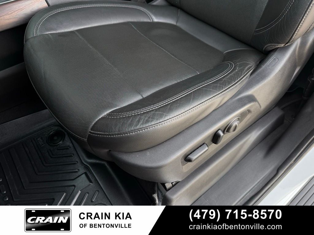 2020 GMC Sierra 3500HD SLT - 4WD / CLEAN CARFAX