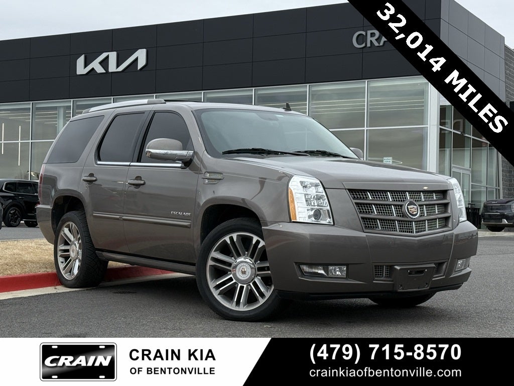 2014 Cadillac Escalade Premium - AWD / CLEAN CARFAX / VERY LOW MILES!