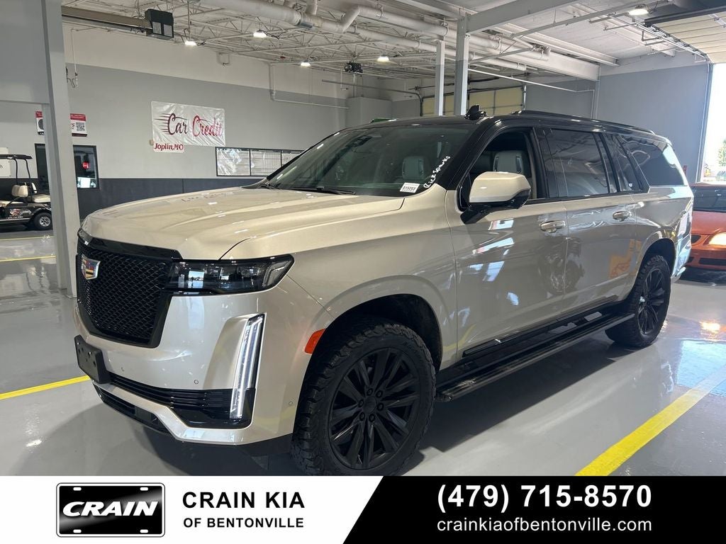 2024 Cadillac Escalade ESV Sport Platinum - AWD / PANORAMIC SUNROOF / CLEAN CARFAX