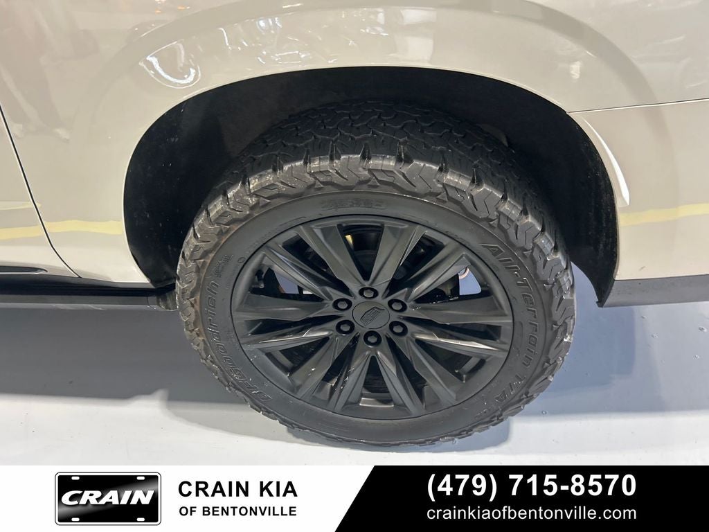 2024 Cadillac Escalade ESV Sport Platinum - AWD / PANORAMIC SUNROOF / CLEAN CARFAX