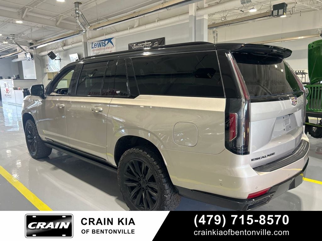 2024 Cadillac Escalade ESV Sport Platinum - AWD / PANORAMIC SUNROOF / CLEAN CARFAX