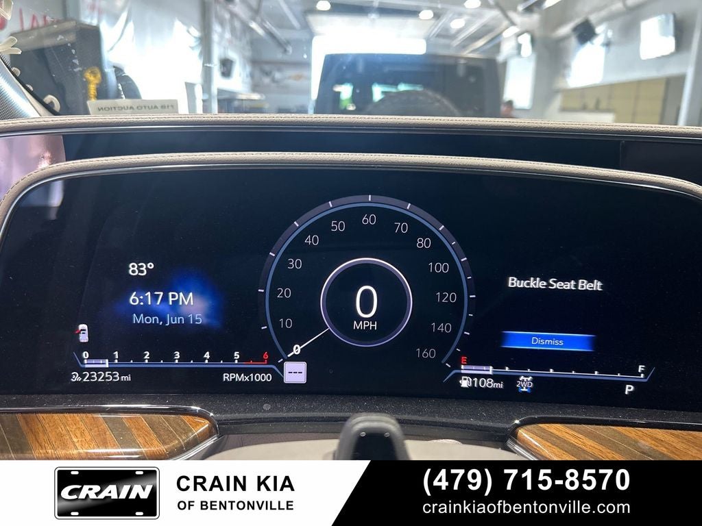 2024 Cadillac Escalade ESV Sport Platinum - AWD / PANORAMIC SUNROOF / CLEAN CARFAX