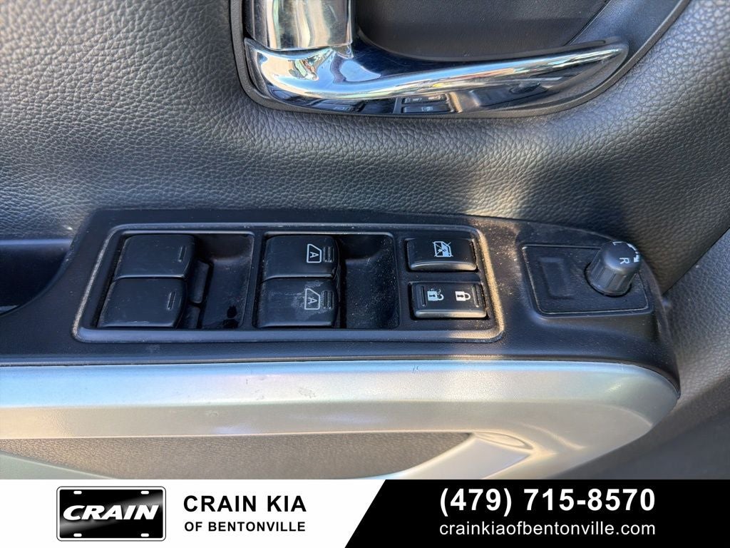 2019 Nissan Titan XD SV - 4WD / CLEAN CARFAX / ONE OWNER