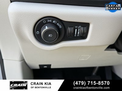 2024 Chrysler Pacifica Touring L - CLEAN CARFAX / ONE OWNER