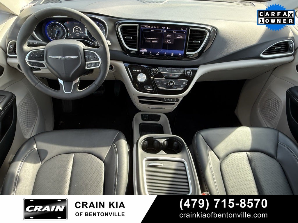 2024 Chrysler Pacifica Touring L - CLEAN CARFAX / ONE OWNER