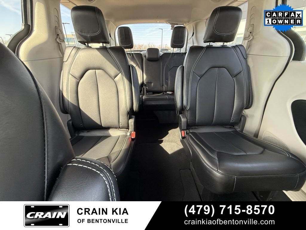 2024 Chrysler Pacifica Touring L - CLEAN CARFAX / ONE OWNER