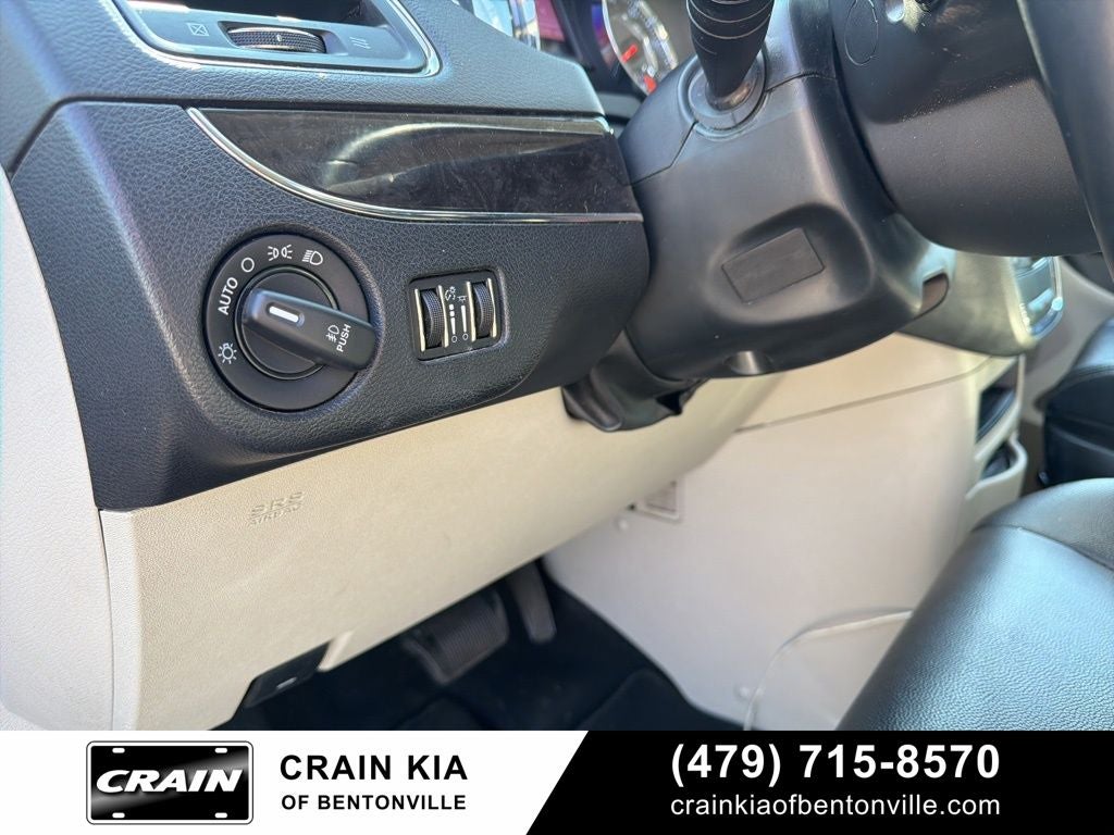 2016 Chrysler Town & Country Touring - WHOLESALE / AS-IS