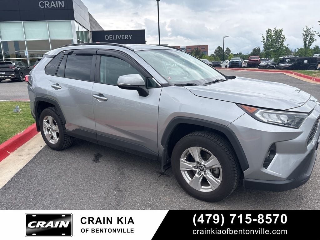 2021 Toyota RAV4 XLE - AWD / CLEAN CARFAX / ONE OWNER