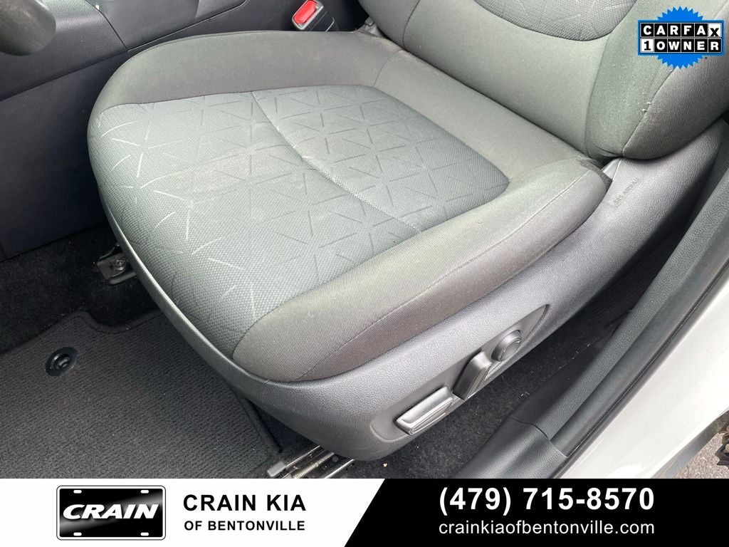 2024 Toyota RAV4 XLE - CLEAN CARFAX / ONE OWNER
