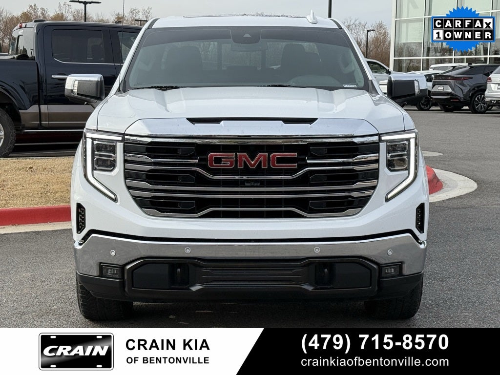 2024 GMC Sierra 1500 SLT - 4WD / SUNROOF / CLEAN CARFAX / ONE OWNER