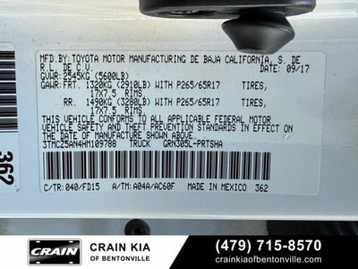 2017 Toyota Tacoma SR V6 - 4WD / LIFTED! / CLEAN CARFAX