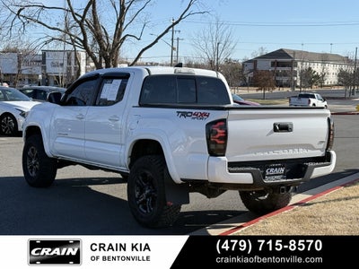 2017 Toyota Tacoma SR V6 - 4WD / LIFTED! / CLEAN CARFAX