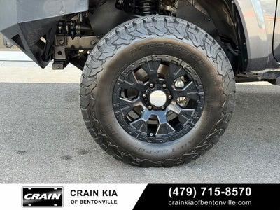 2017 Toyota Tacoma TRD Sport V6 - 4WD / CLEAN CARFAX / LIFTED!