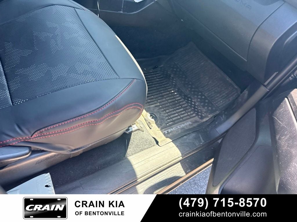 2020 Toyota Tacoma TRD Off-Road V6 - LONG BED! / 4WD / CLEAN CARFAX