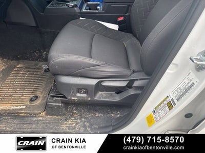 2024 Toyota Tacoma SR5 - 4WD / CLEAN CARFAX